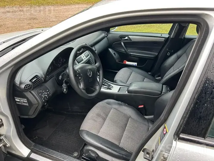 Mercedes-Benz C220 2006 photo 5