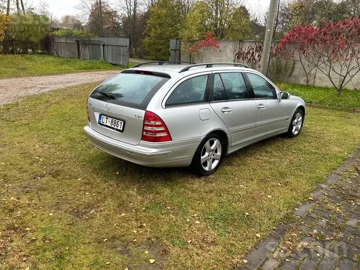 Mercedes-Benz C220