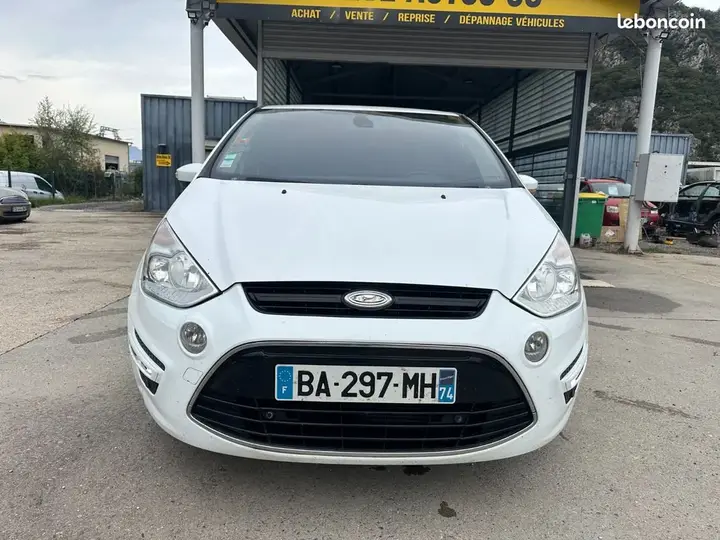 Ford S-Max 2010 photo 4