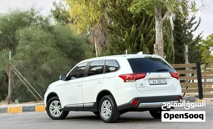 Mitsubishi Outlander 2017 photo 3