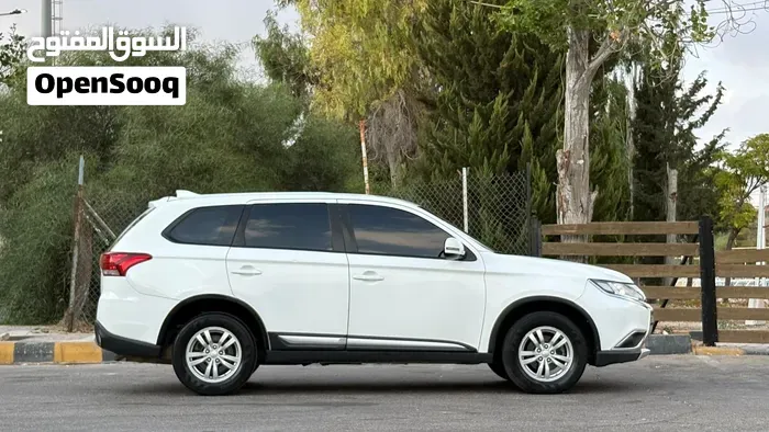 Mitsubishi Outlander 2017 photo 4