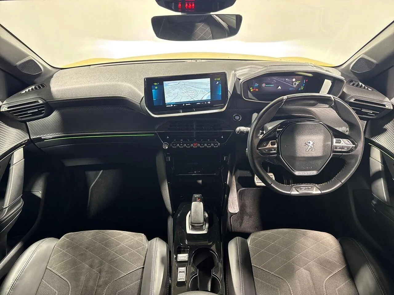 Peugeot E-208 2021 photo 3