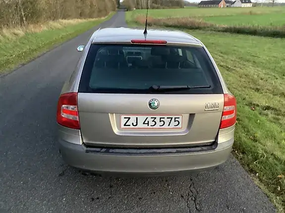 Skoda Octavia 2008 photo 3