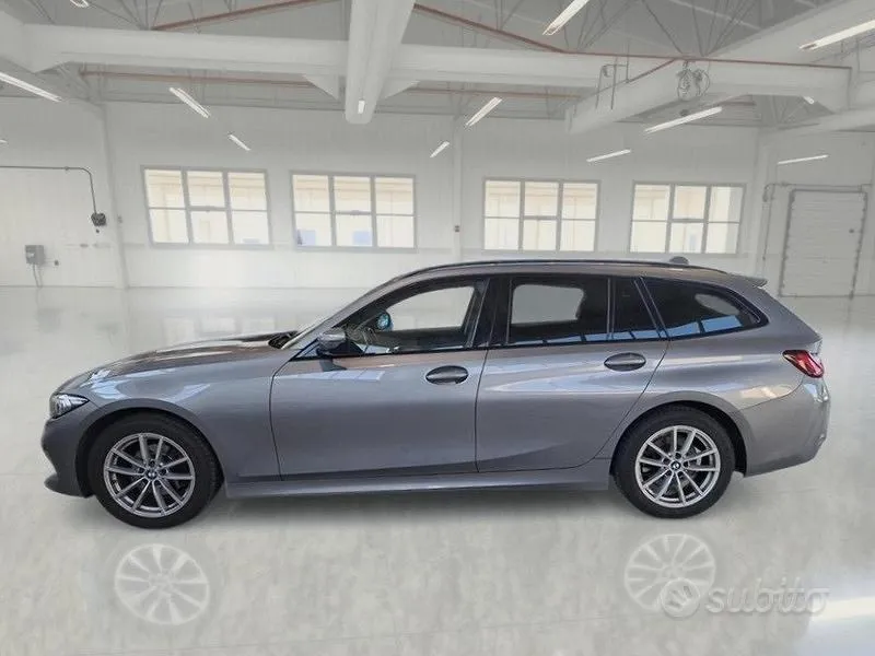 BMW 318 2023 photo 5