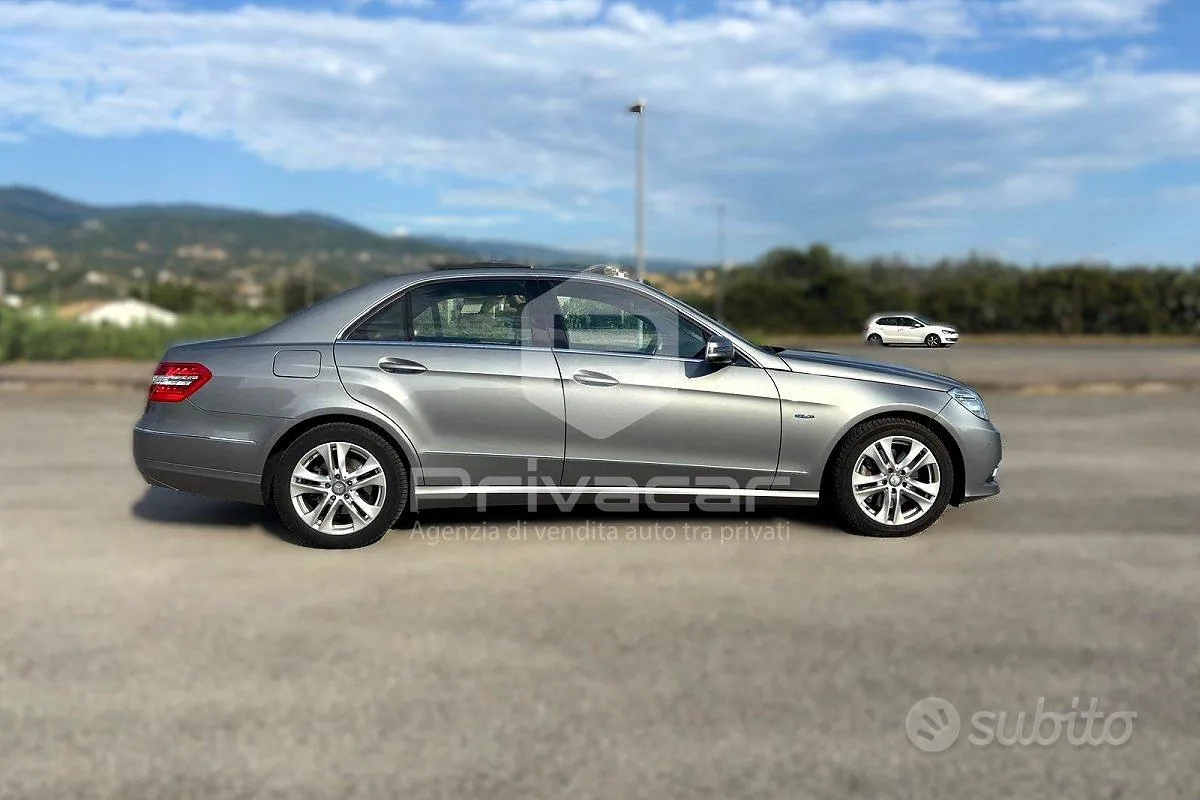 Mercedes-Benz E-Class 2010 photo 4