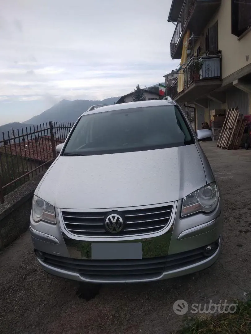 Volkswagen Touran 2009 photo 5