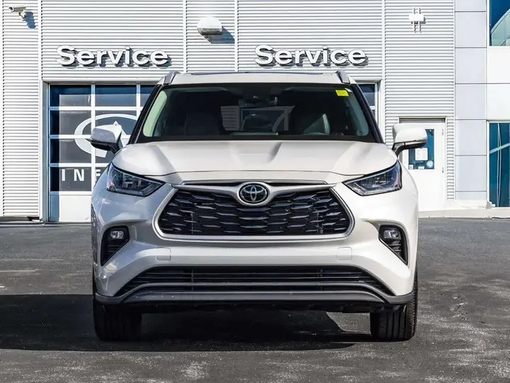 Toyota Highlander 2024 photo 2