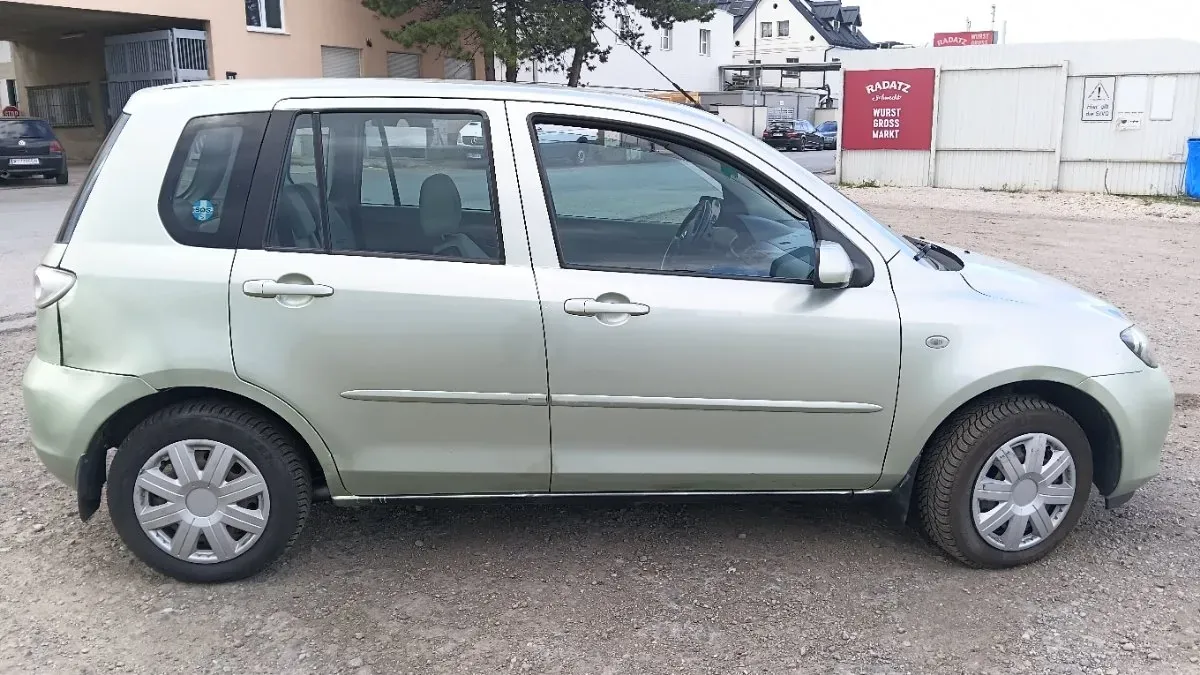 Mazda Mazda2 2007 photo 3