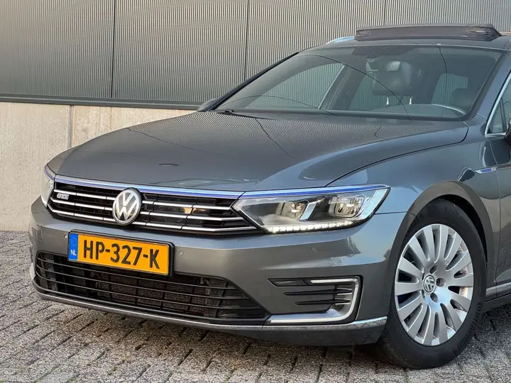 Volkswagen Passat 2015 photo 2