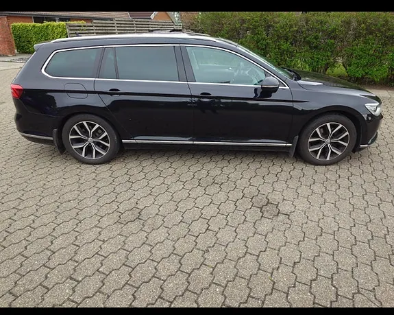 Volkswagen Passat 2018 photo 2
