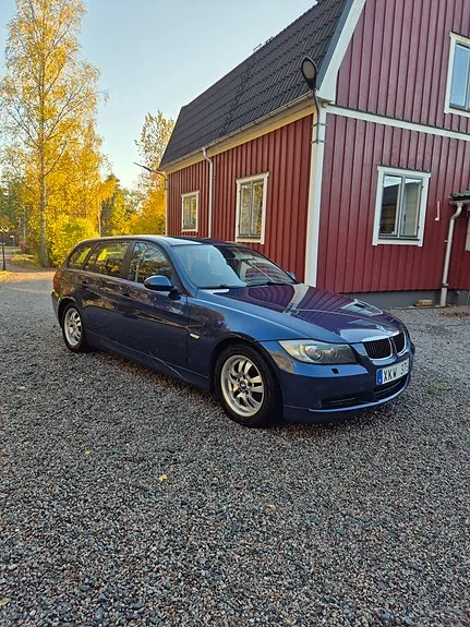 BMW 320I