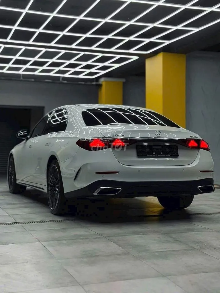 Mercedes-Benz E-Class 2026 photo 5