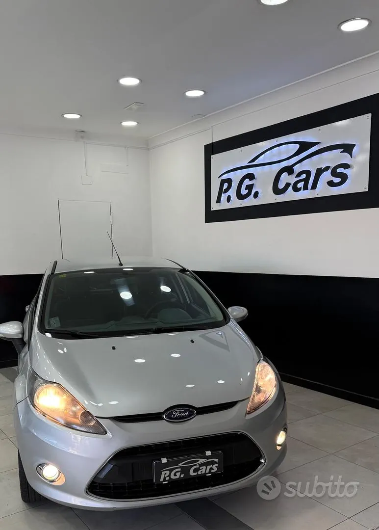 Ford Fiesta 2011 photo 3