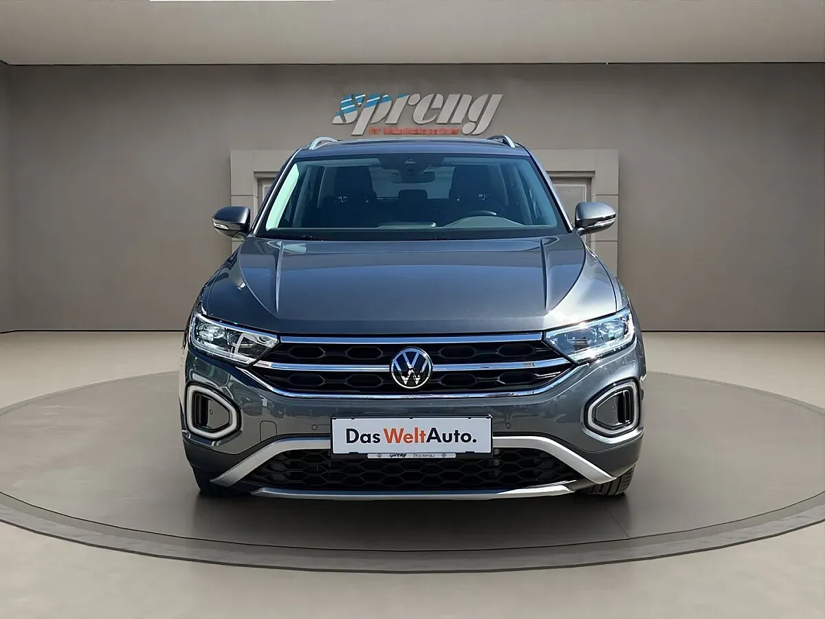Volkswagen T-Roc 2023 photo 2