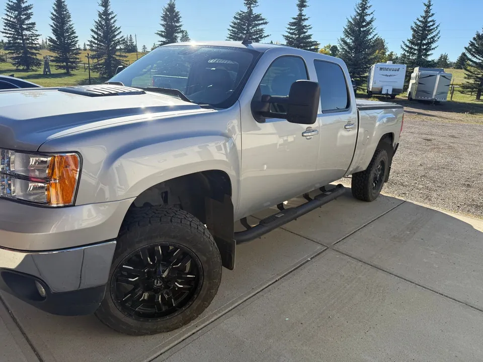 GMC Sierra 2500Hd 2011 photo 3
