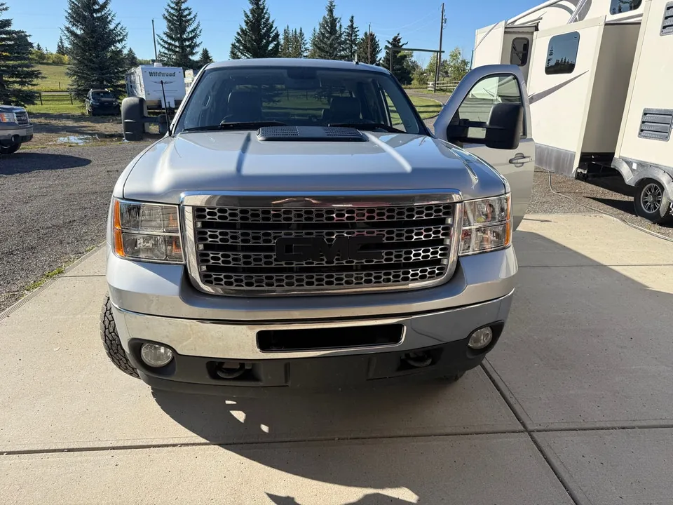 GMC Sierra 2500Hd 2011 photo 2