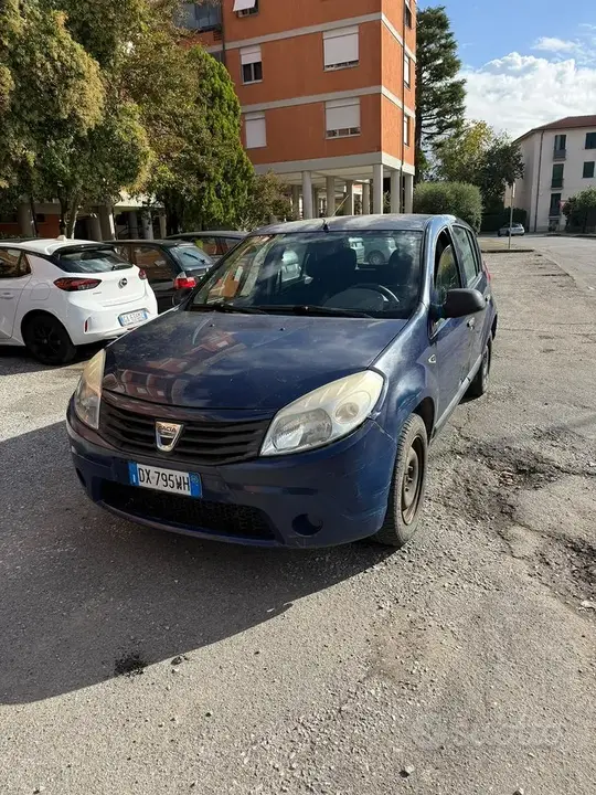 Dacia Sandero 2009 photo 2