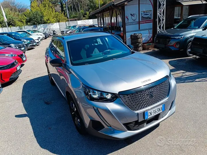 Peugeot 2008 2023 photo 2