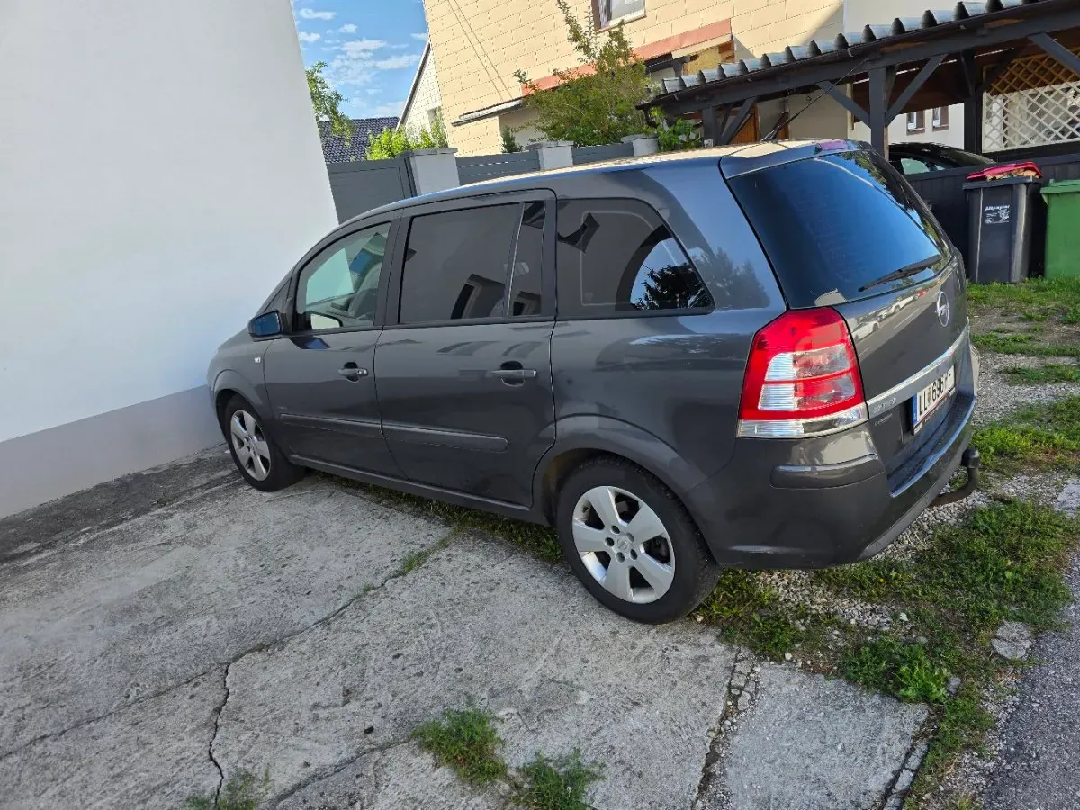 Opel Zafira 2010 photo 3