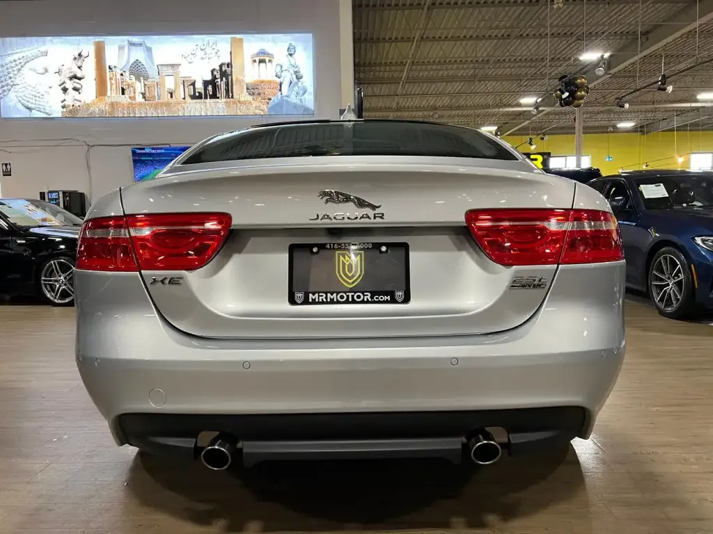 Jaguar Xe 2018 photo 4