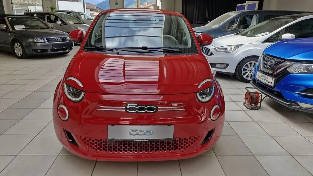 Fiat 500E photo 2
