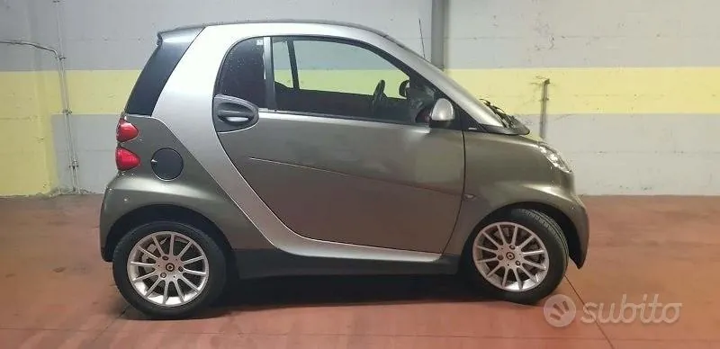 Smart Fortwo 2010 photo 2