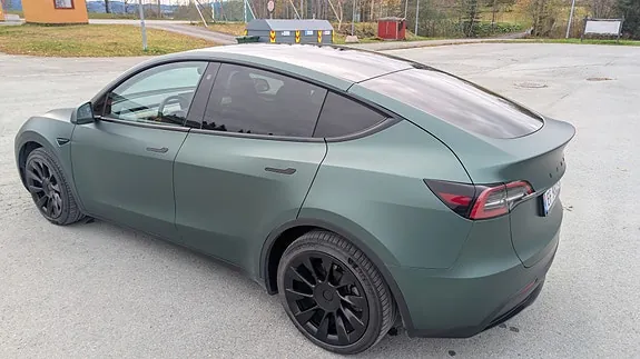 Tesla Model Y 2023 photo 4