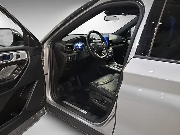 Ford Explorer 2020 photo 4