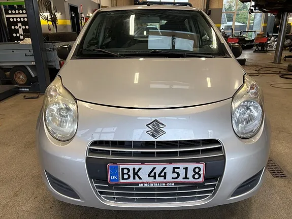 Suzuki Alto 2011 photo 2