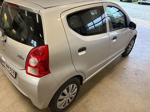 Suzuki Alto 2011 photo 5