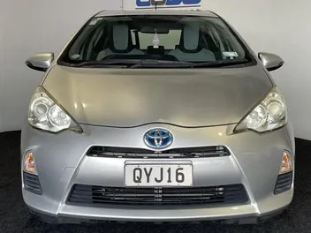 Toyota Aqua 2012 photo 3
