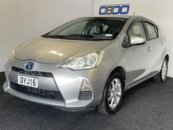 Toyota Aqua 2012 photo 4