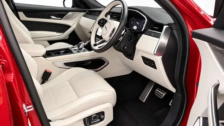 Jaguar F-Pace 2023 photo 2