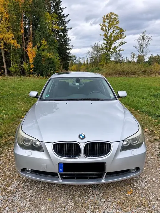 BMW 520I