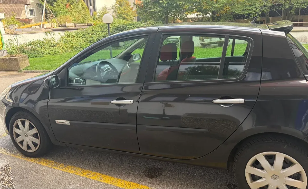Renault Clio 2007 photo 2