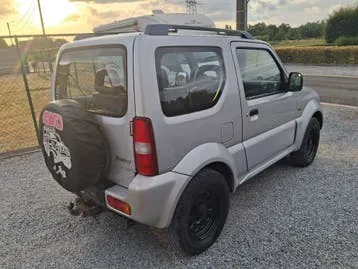 Suzuki Jimny 2000 photo 3