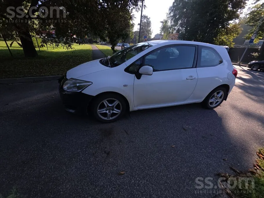 Toyota Auris 2008 photo 2