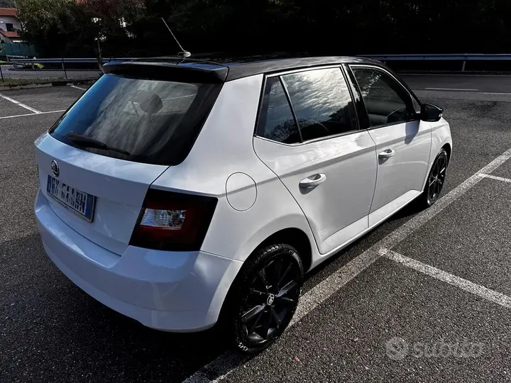 Skoda Fabia 2015 photo 5