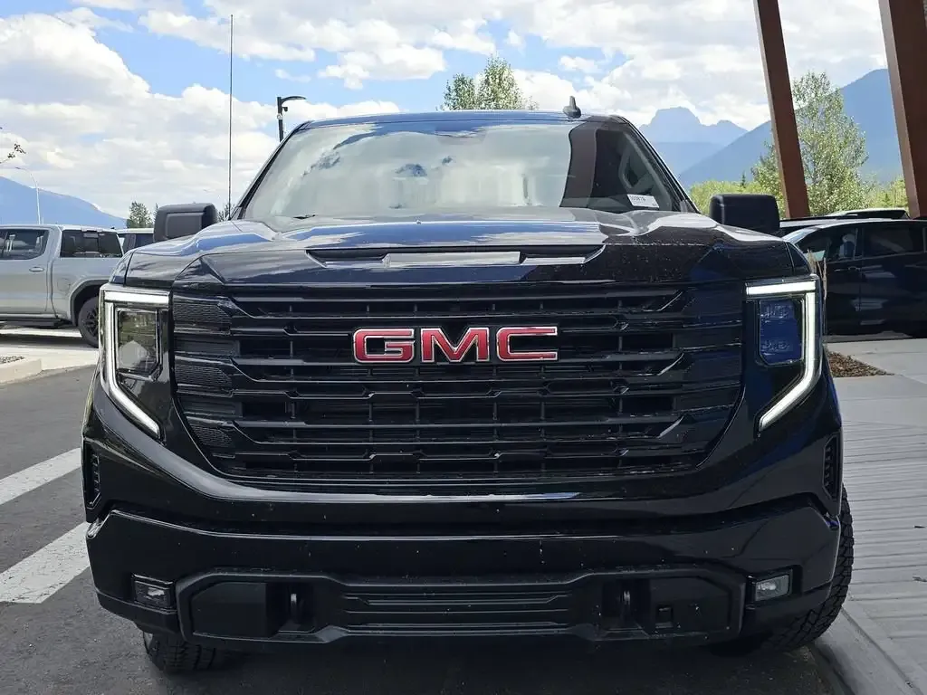 GMC Sierra 1500 2026 photo 2
