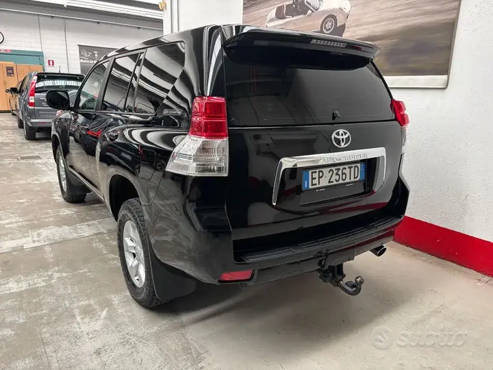 Toyota Land Cruiser 2013 photo 4