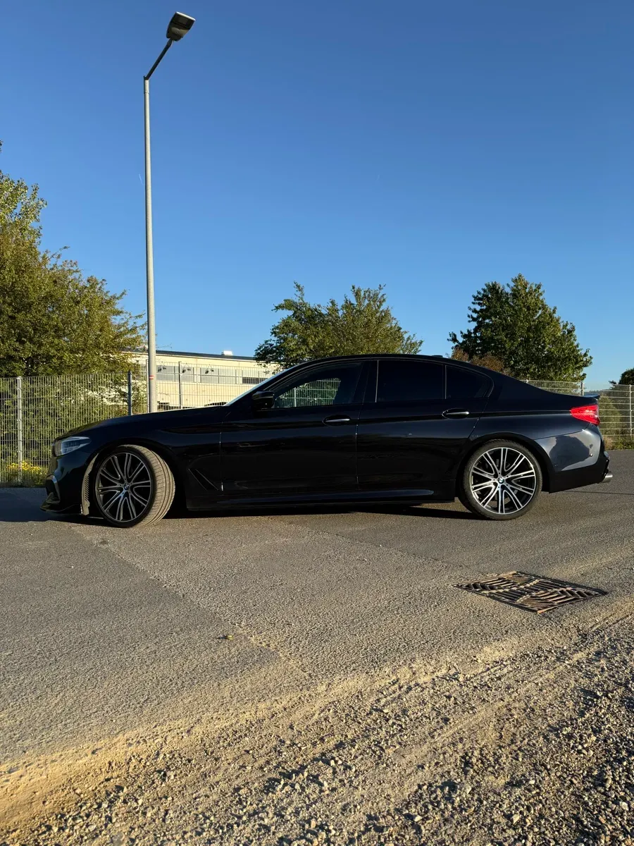 BMW G30 2017 photo 2