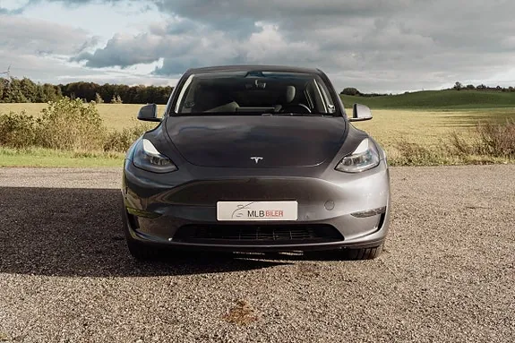 Tesla Model Y 2023 photo 3