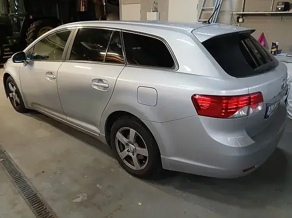 Toyota Avensis 2012 photo 5