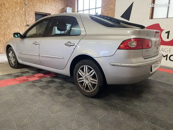 Renault Laguna 2007 photo 3