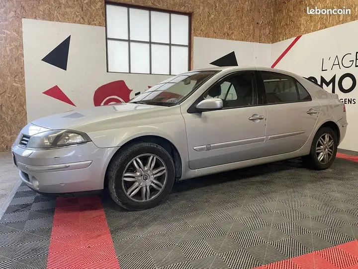 Renault Laguna 2007 photo 2