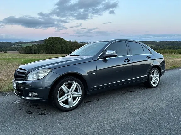Mercedes-Benz C320