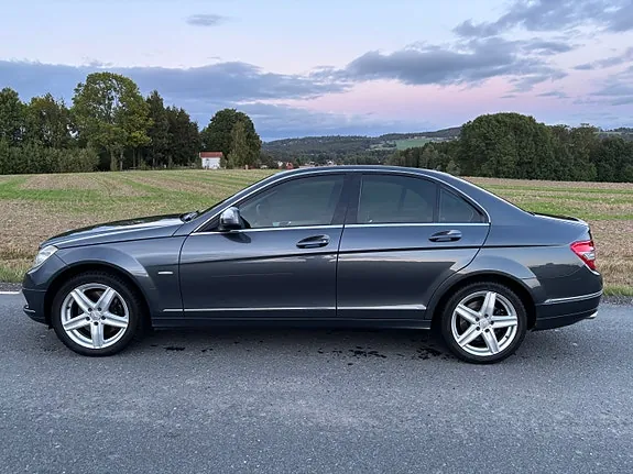 Mercedes-Benz C320 2008 photo 2