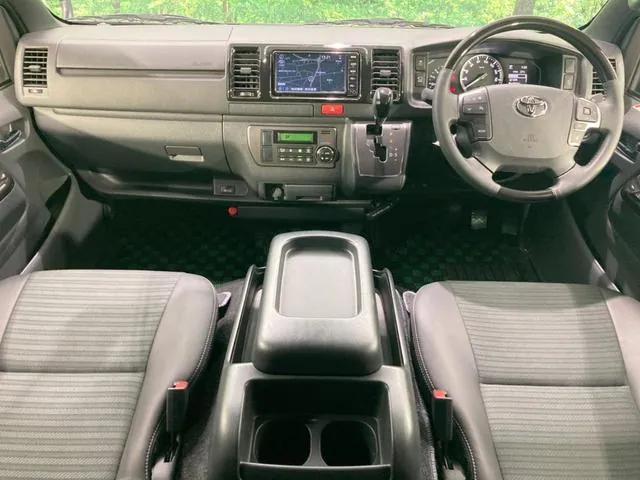 Toyota Hiace Van 2025 photo 2