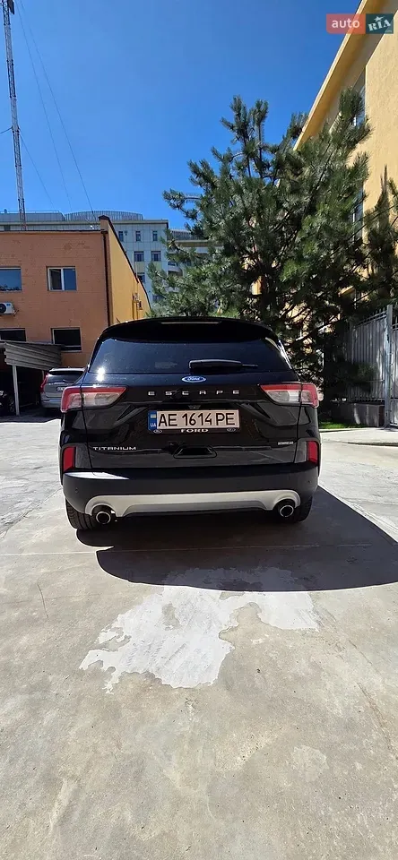 Ford Escape 2020 photo 2