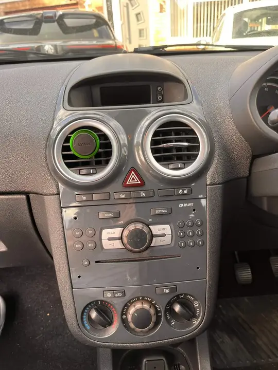 Vauxhall Corsa 2011 photo 5